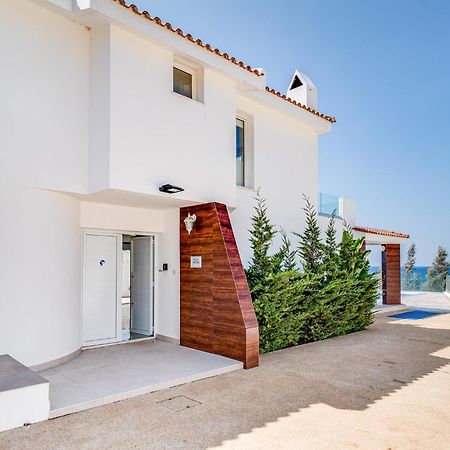 Beach Front Aqua Marina By Ezoria Villas Paralimni Buitenkant foto