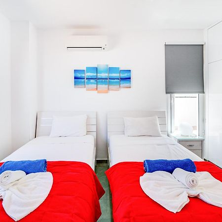 Beach Front Aqua Marina By Ezoria Villas Paralimni Buitenkant foto