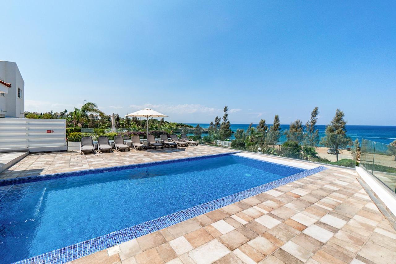 Beach Front Aqua Marina By Ezoria Villas Paralimni Buitenkant foto