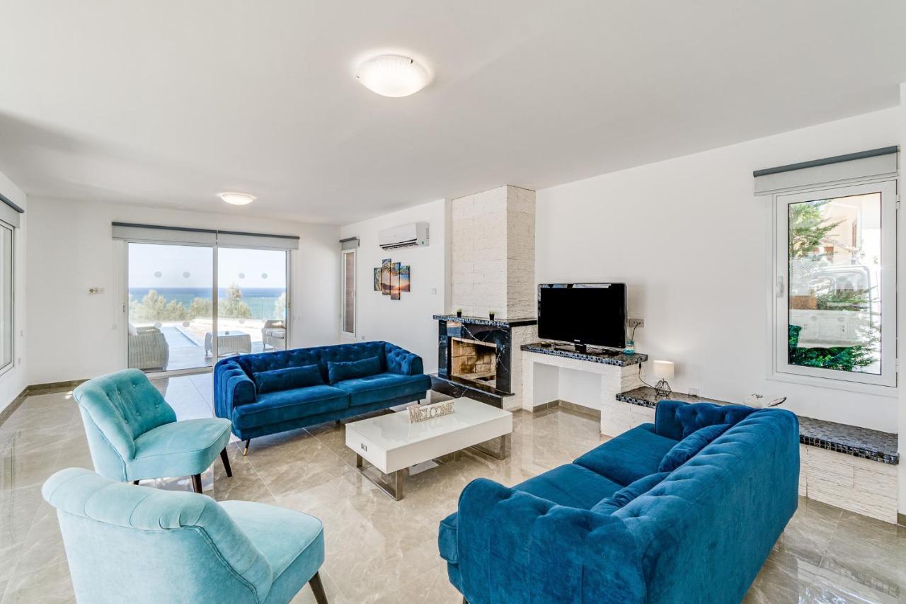 Beach Front Aqua Marina By Ezoria Villas Paralimni Buitenkant foto