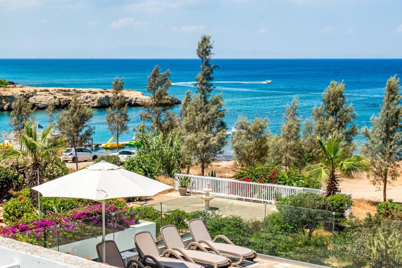 Beach Front Aqua Marina By Ezoria Villas Paralimni Buitenkant foto