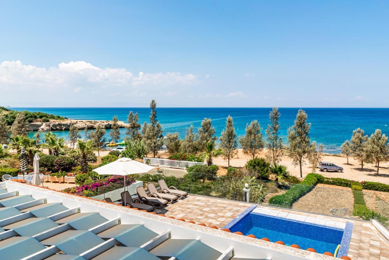 Beach Front Aqua Marina By Ezoria Villas Paralimni Buitenkant foto