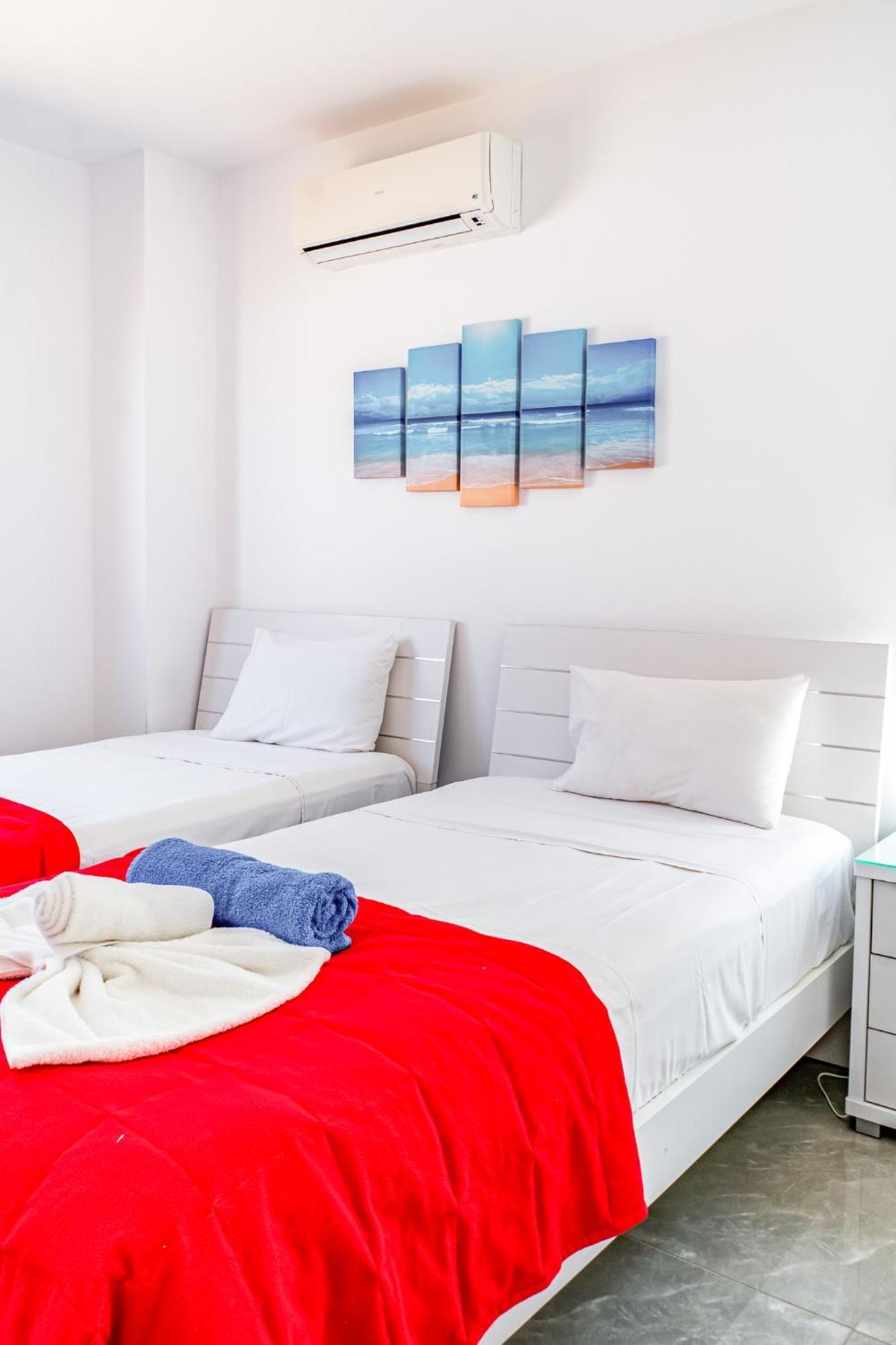 Beach Front Aqua Marina By Ezoria Villas Paralimni Buitenkant foto