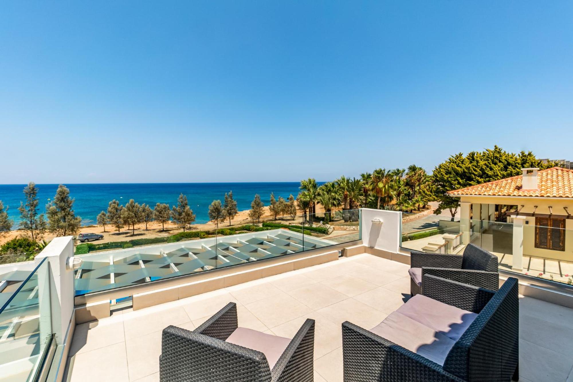 Beach Front Aqua Marina By Ezoria Villas Paralimni Buitenkant foto