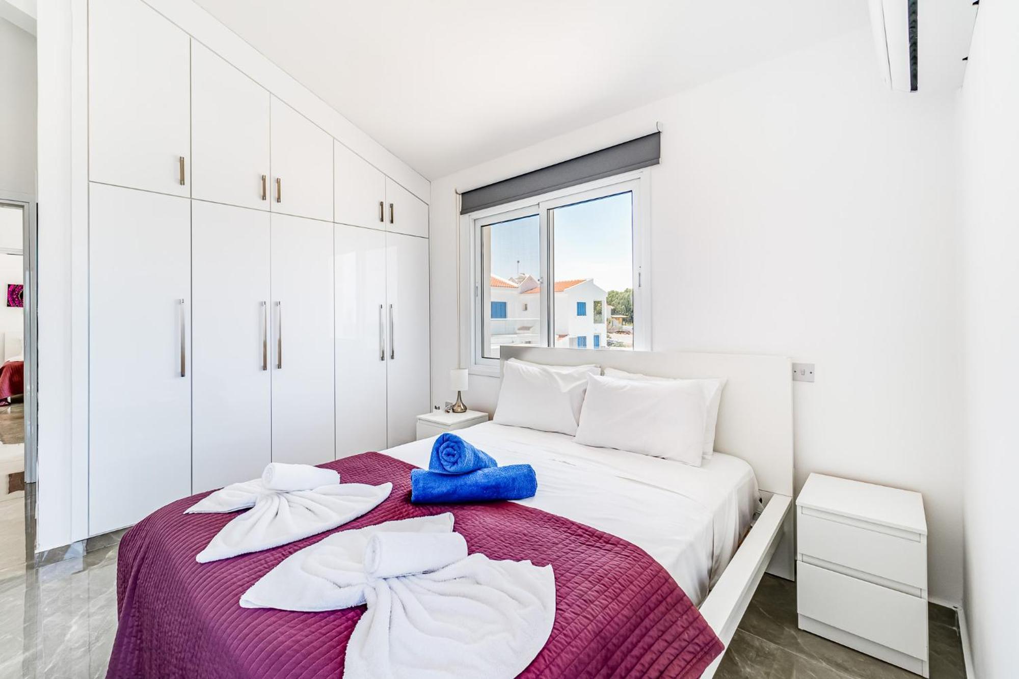 Beach Front Aqua Marina By Ezoria Villas Paralimni Buitenkant foto